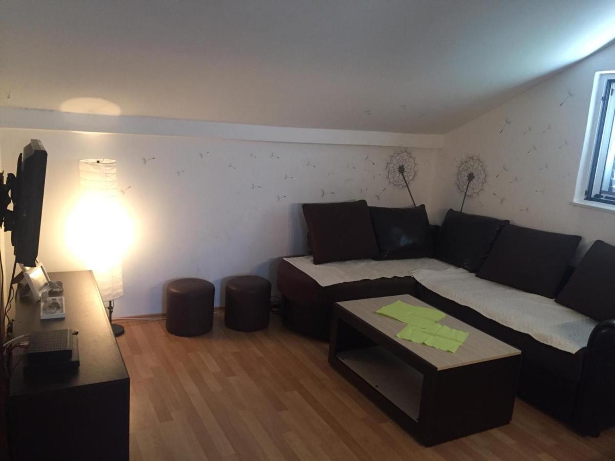 Apartment Julian Каменарі Екстер'єр фото